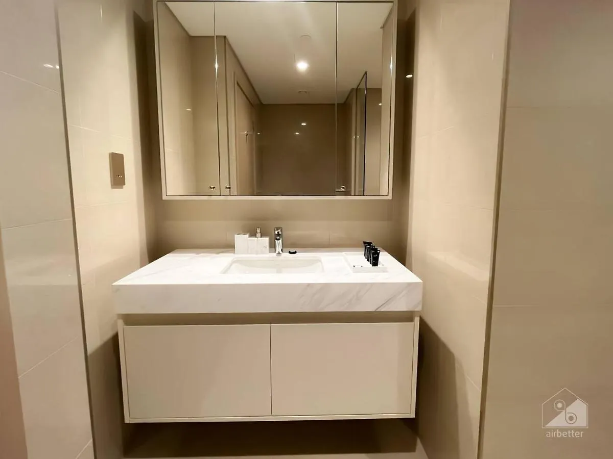 New! Modern Elegance 2B In Burj Royale Downtown Apartment Dubai