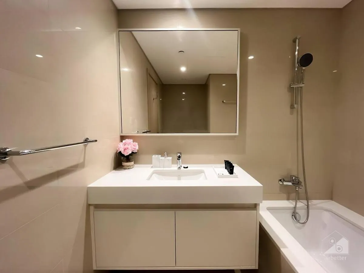 New! Modern Elegance 2B In Burj Royale Downtown Apartment Dubai